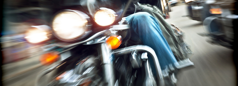 Riders on Harley Davidson motorcycles touring Sydney